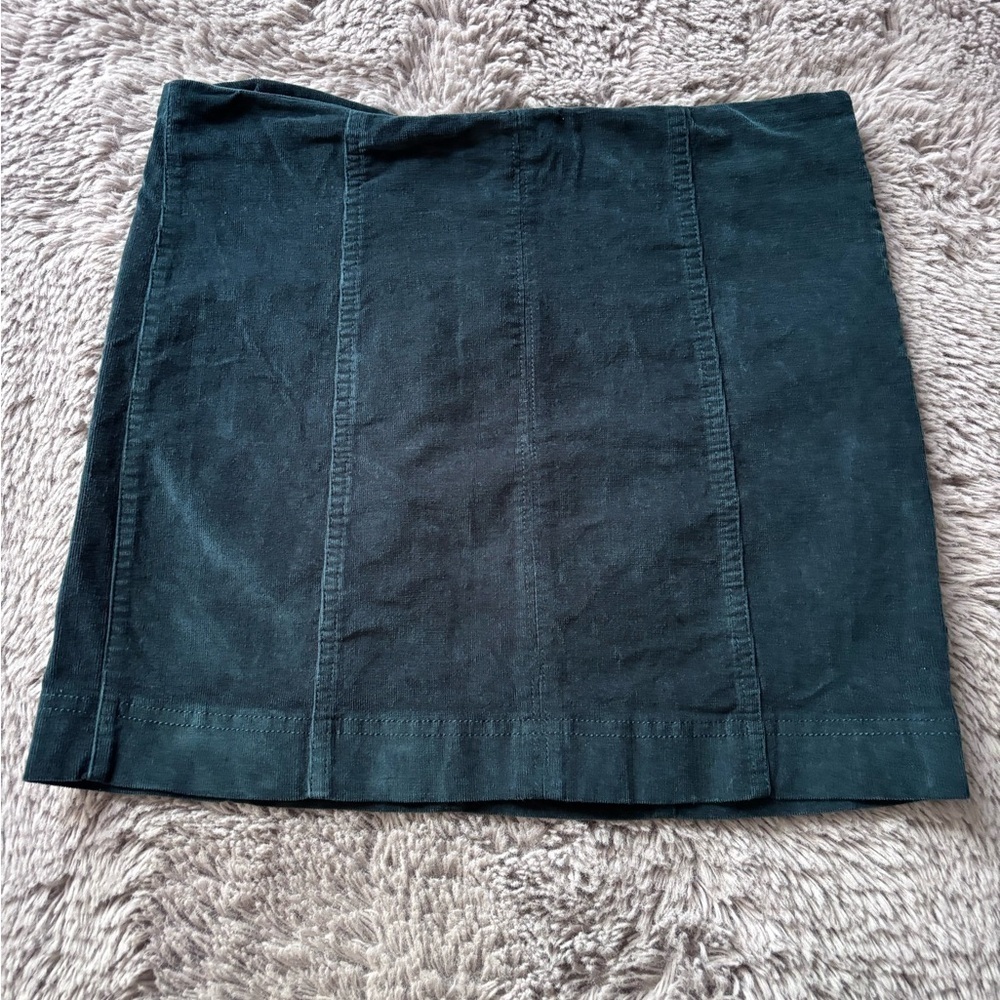 ⭐️⭐️⭐️Jolt forest green corduroy mini skirt size 11
